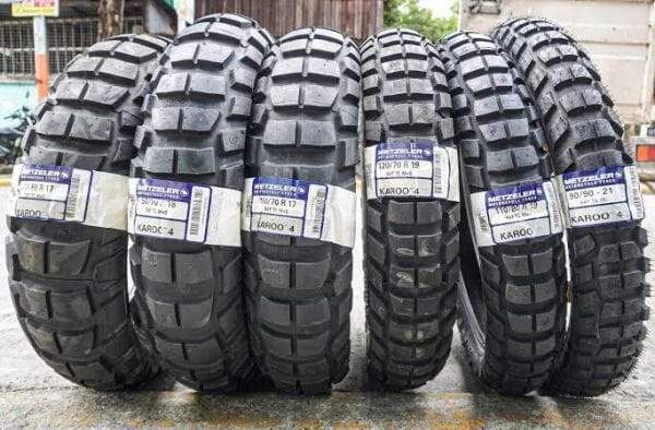 Metzeler 150/70R18 KAROO 4 70T M+S Motosiklet Arka Lastik