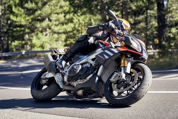 Pirelli 110/70ZR17 Diablo Rosso IV 54W Ön Motosiklet Lastiği
