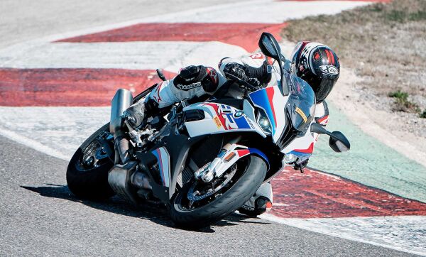 Pirelli 110/70ZR17 Diablo Rosso IV 54W Ön Motosiklet Lastiği